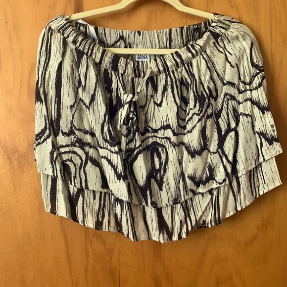 Top and mini shirt black and nude size L Vero Moda with lace bordering sleeves - Picture 6 of 6